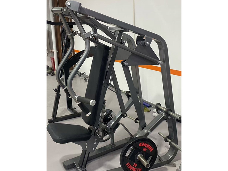 坐式推胸训练器